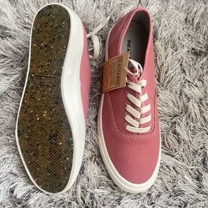 NWT SeaVees Legend Sneaker SeaChange